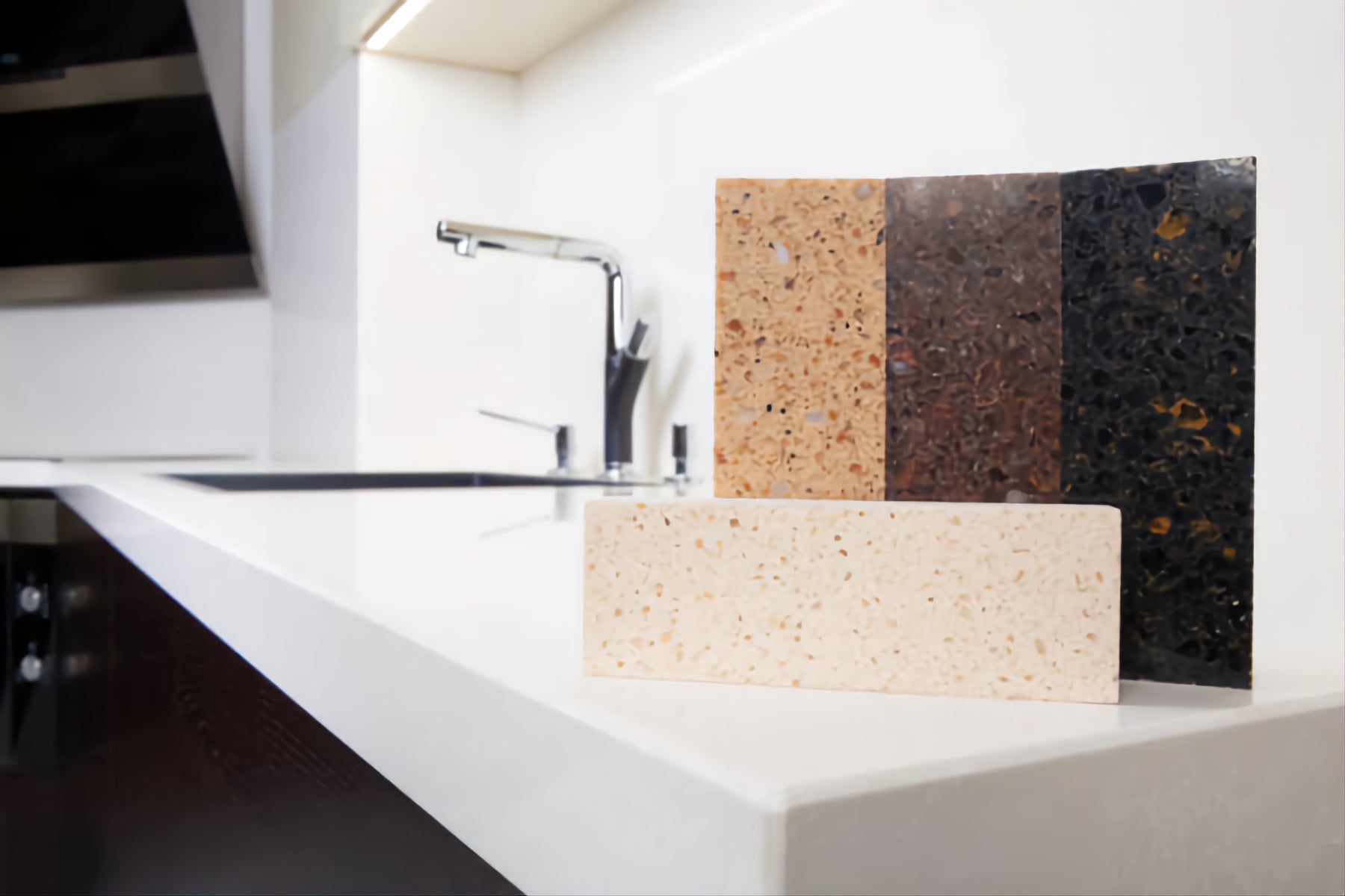 Granite vs Quartz Countertop | Head-to-Head Comparison